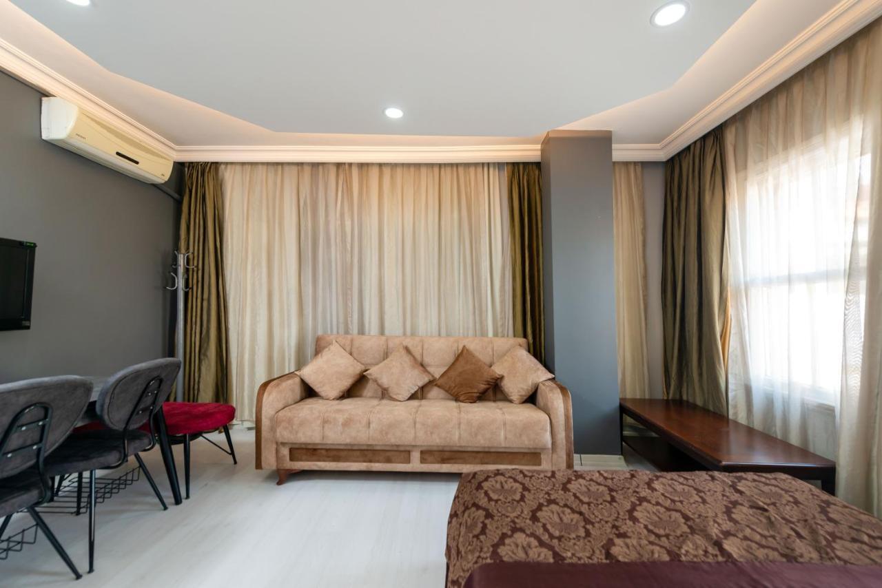 Ays House *