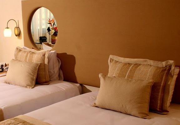 Otel Wow Airport 4*