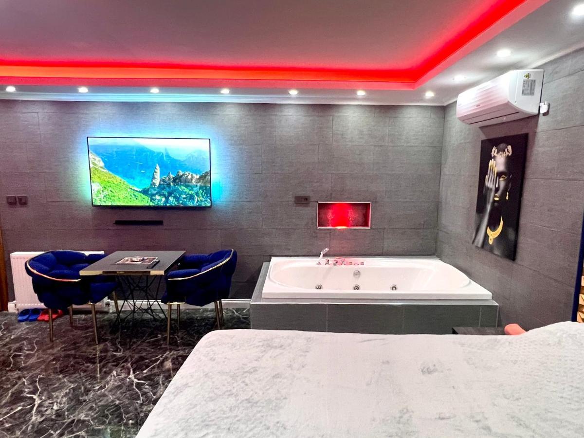 Bed & Breakfast Levent Palace Jakuzili *