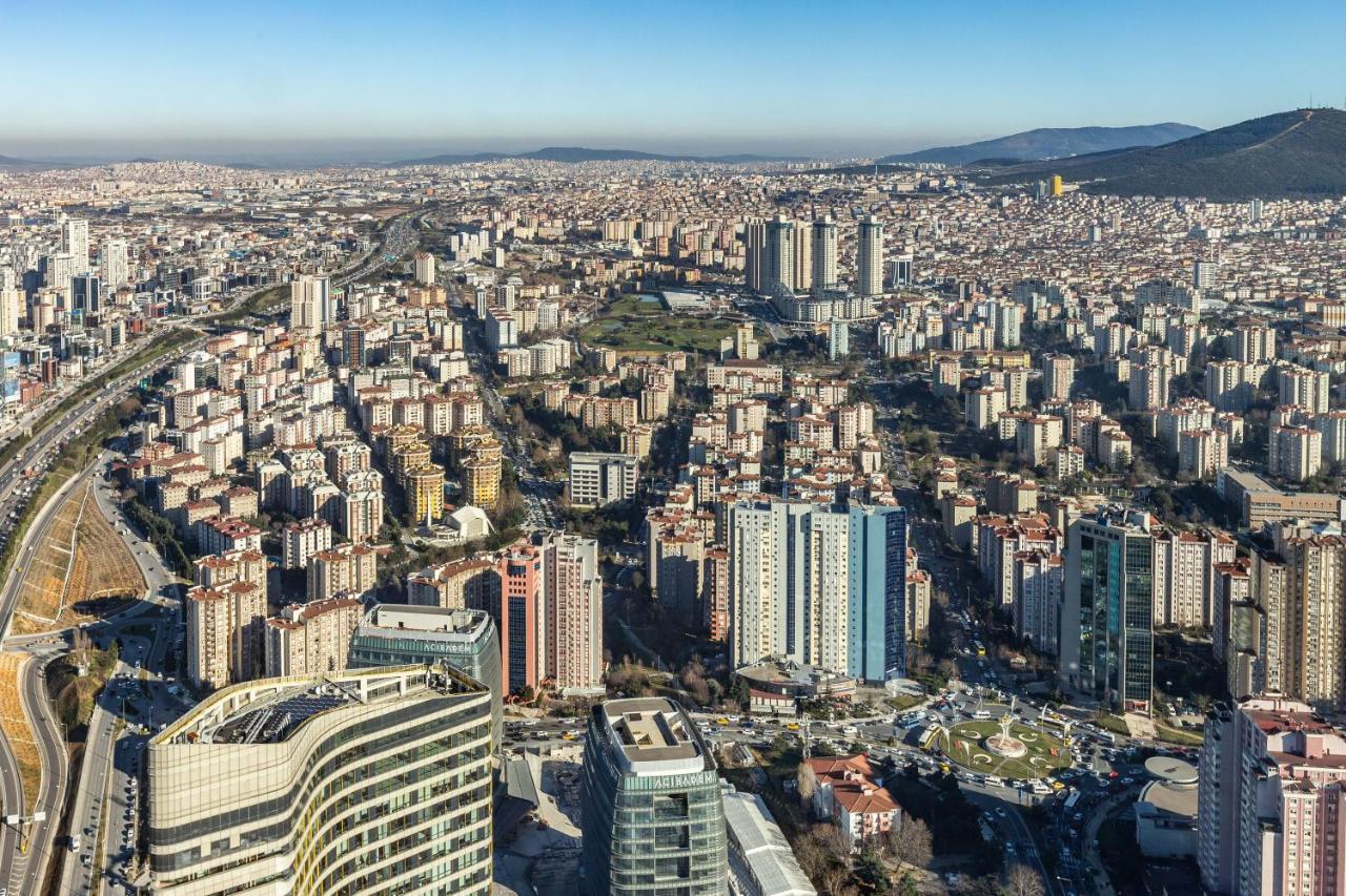Modern Studio Flat With Panoramic View In Atasehir Apartment