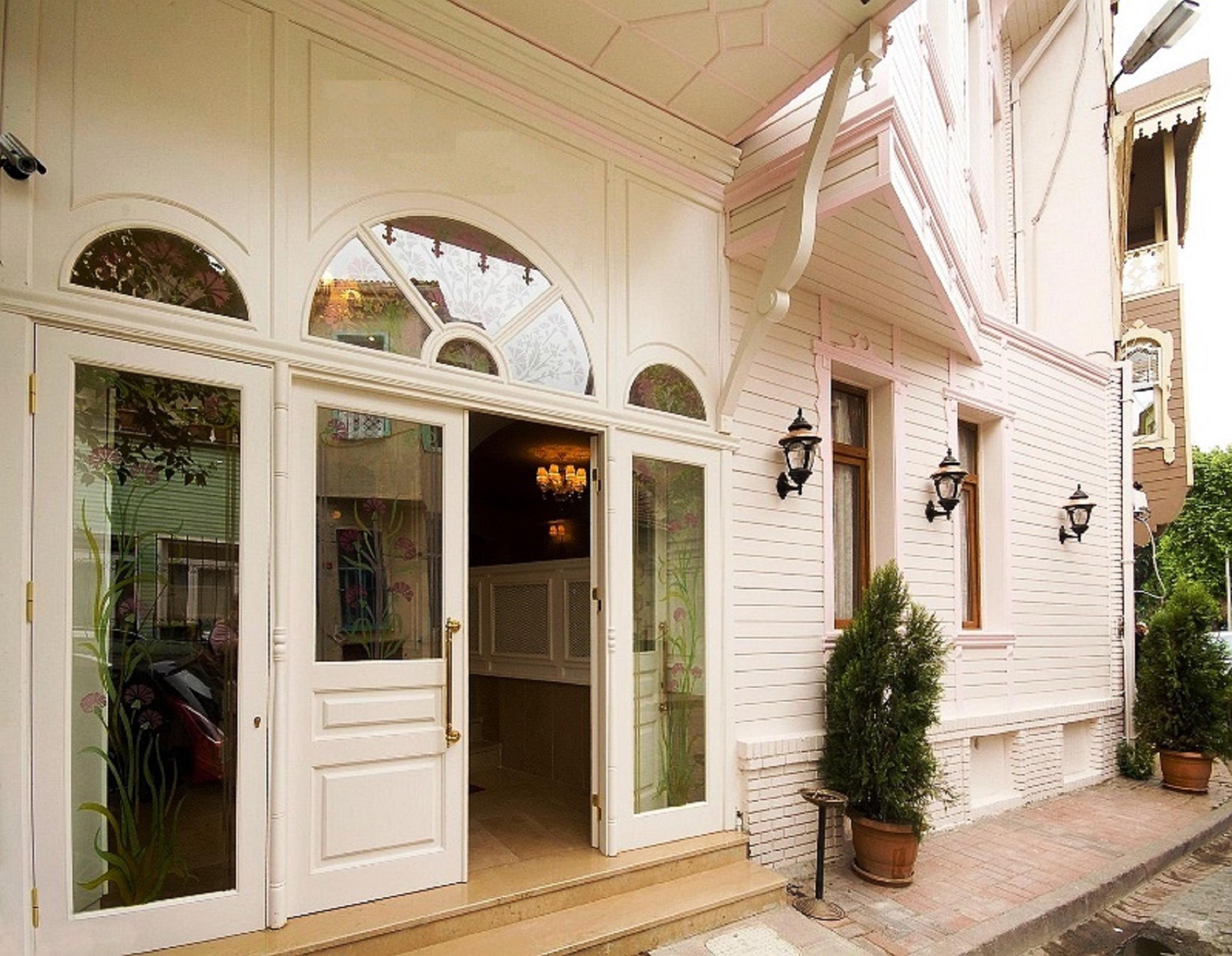 Fuat Bey Palace & 4*