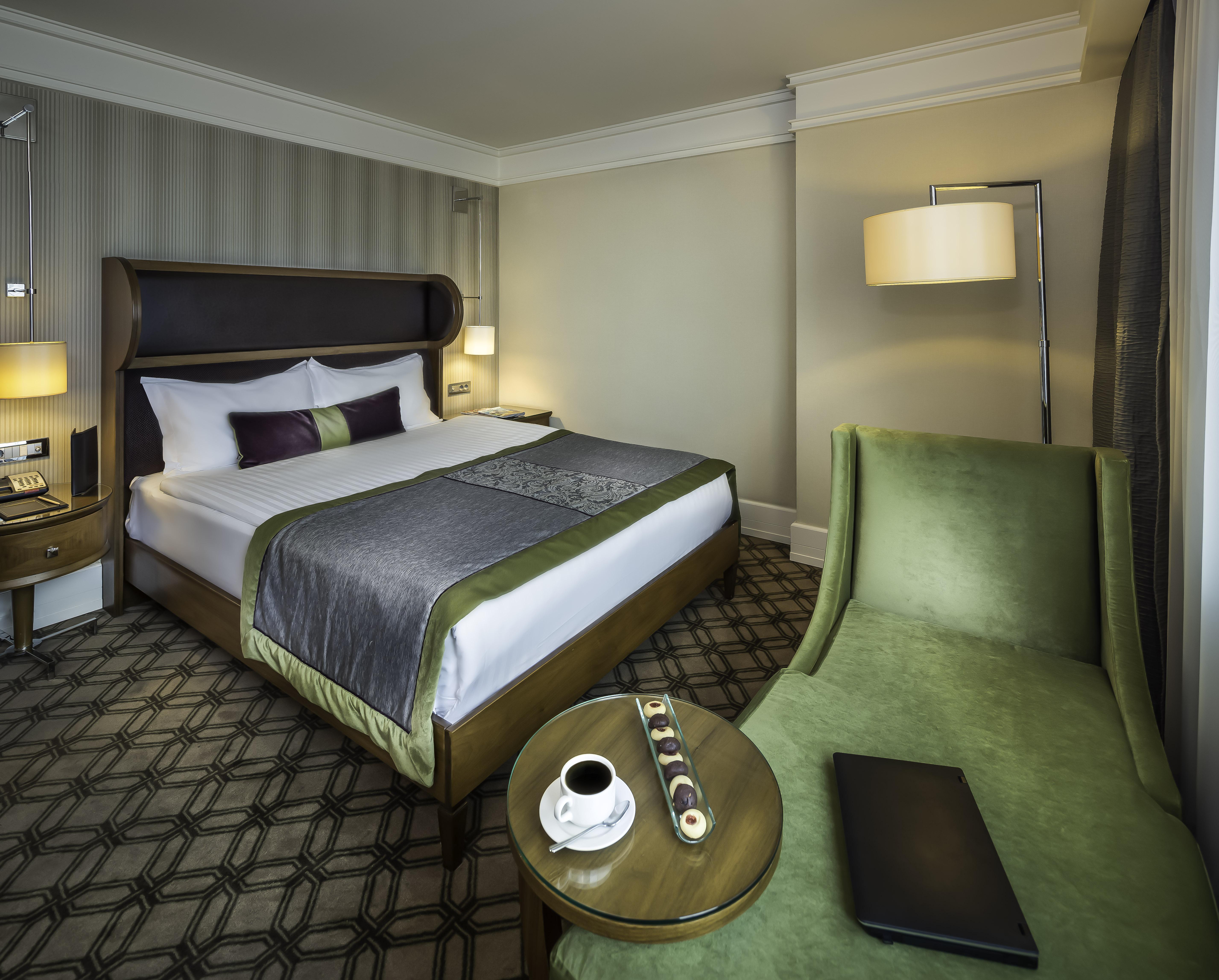Hotel Titanic Port Bakirkoy 5*