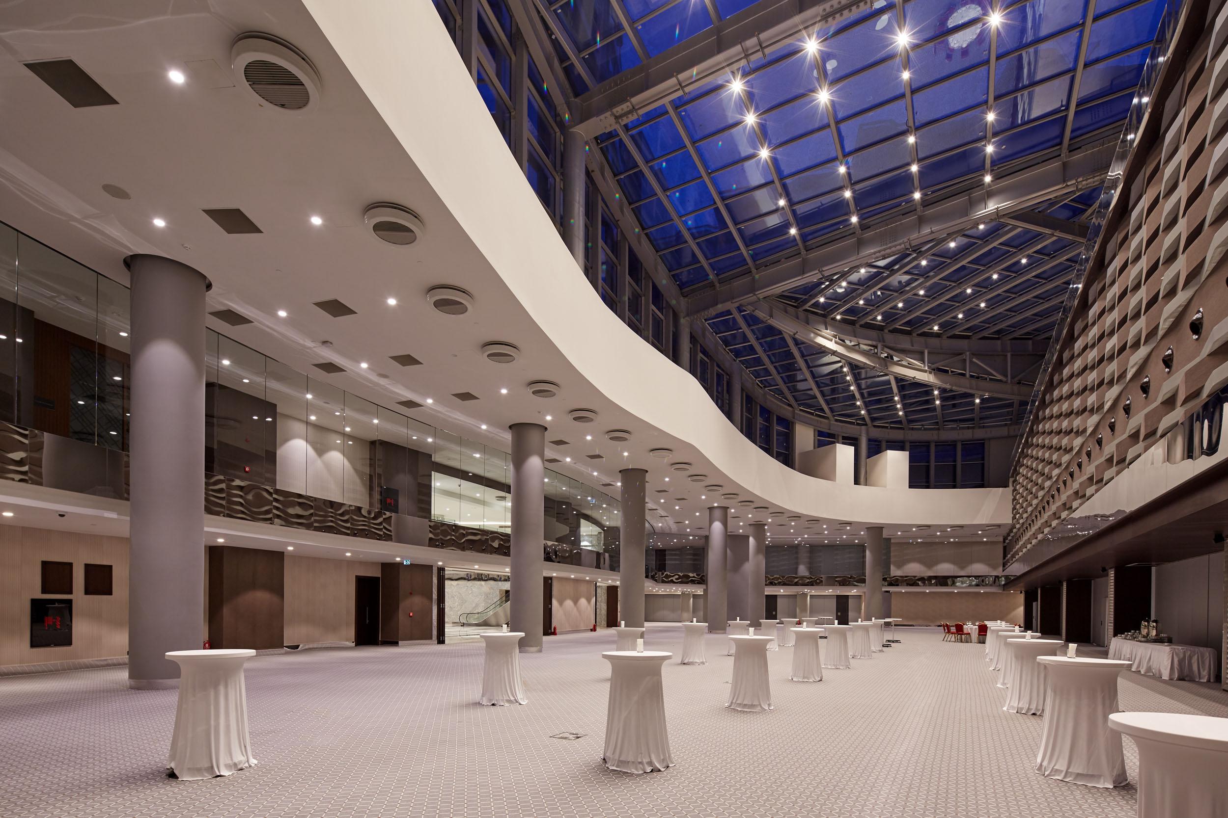 Pullman & Convention Center Hotel 5*