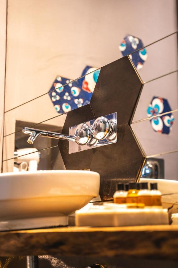 West Pera Hotel 3*