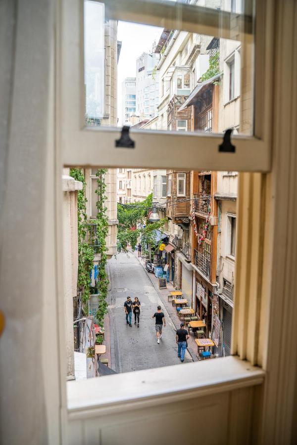 West Pera Hotel 3*