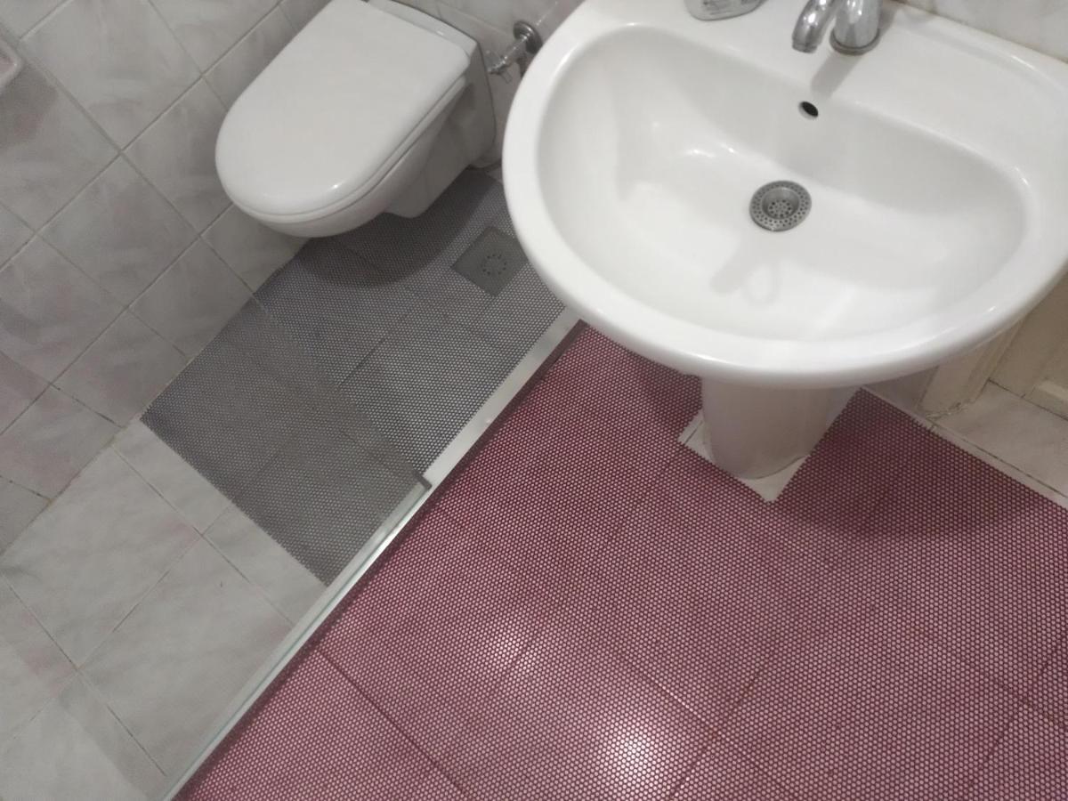 Feeling At In Center 5 Minutes Walk To The Atakoey Metro Station & Metrobus Privatunterkunft