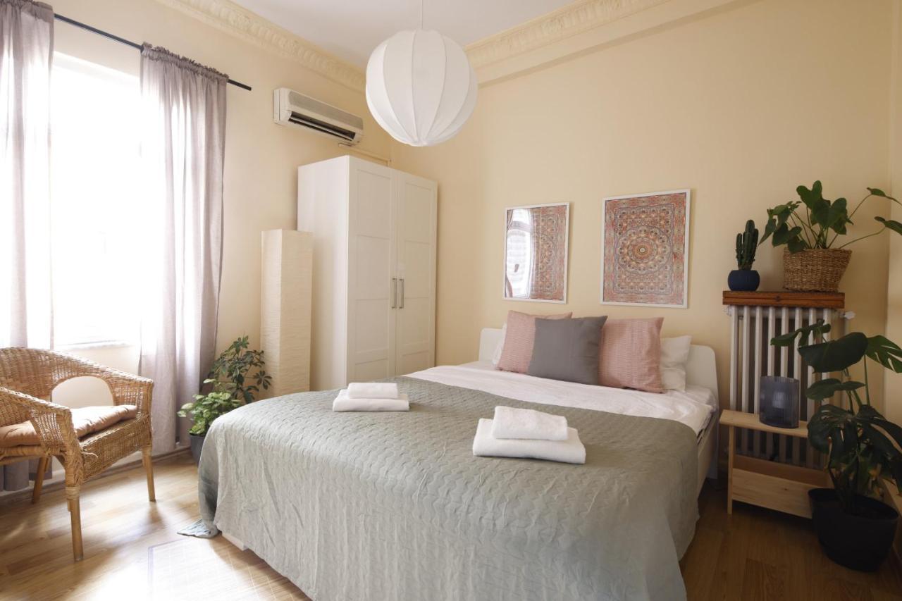 Vibrant&central Flat Near Taksim Square *