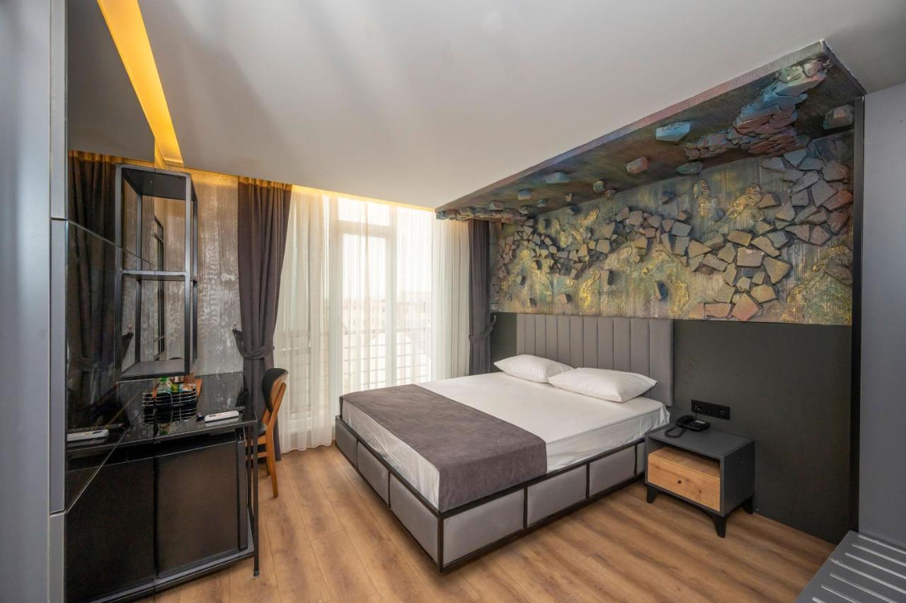 Continental Airport Hotel 3*
