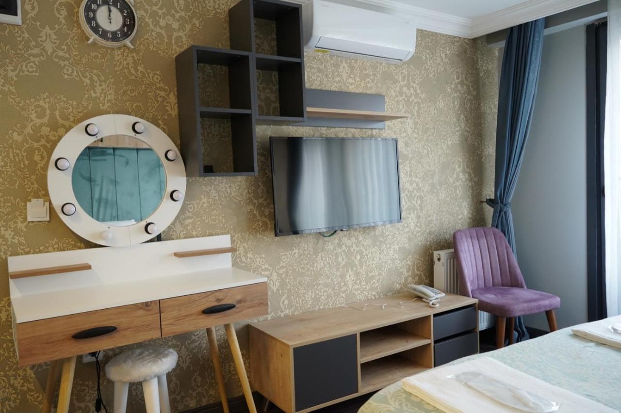 Middle Village Aparthotel *