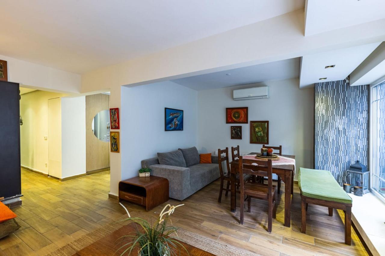 Stylish Apartment *