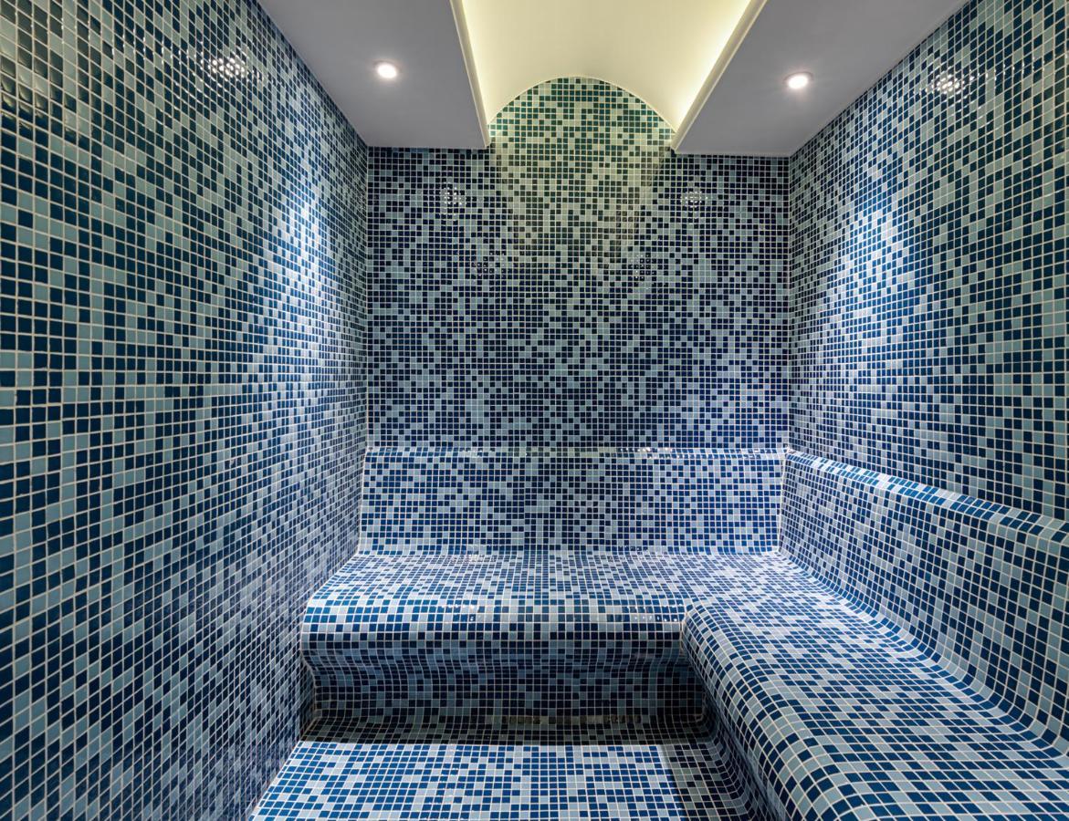 Hotel Gleam Collection