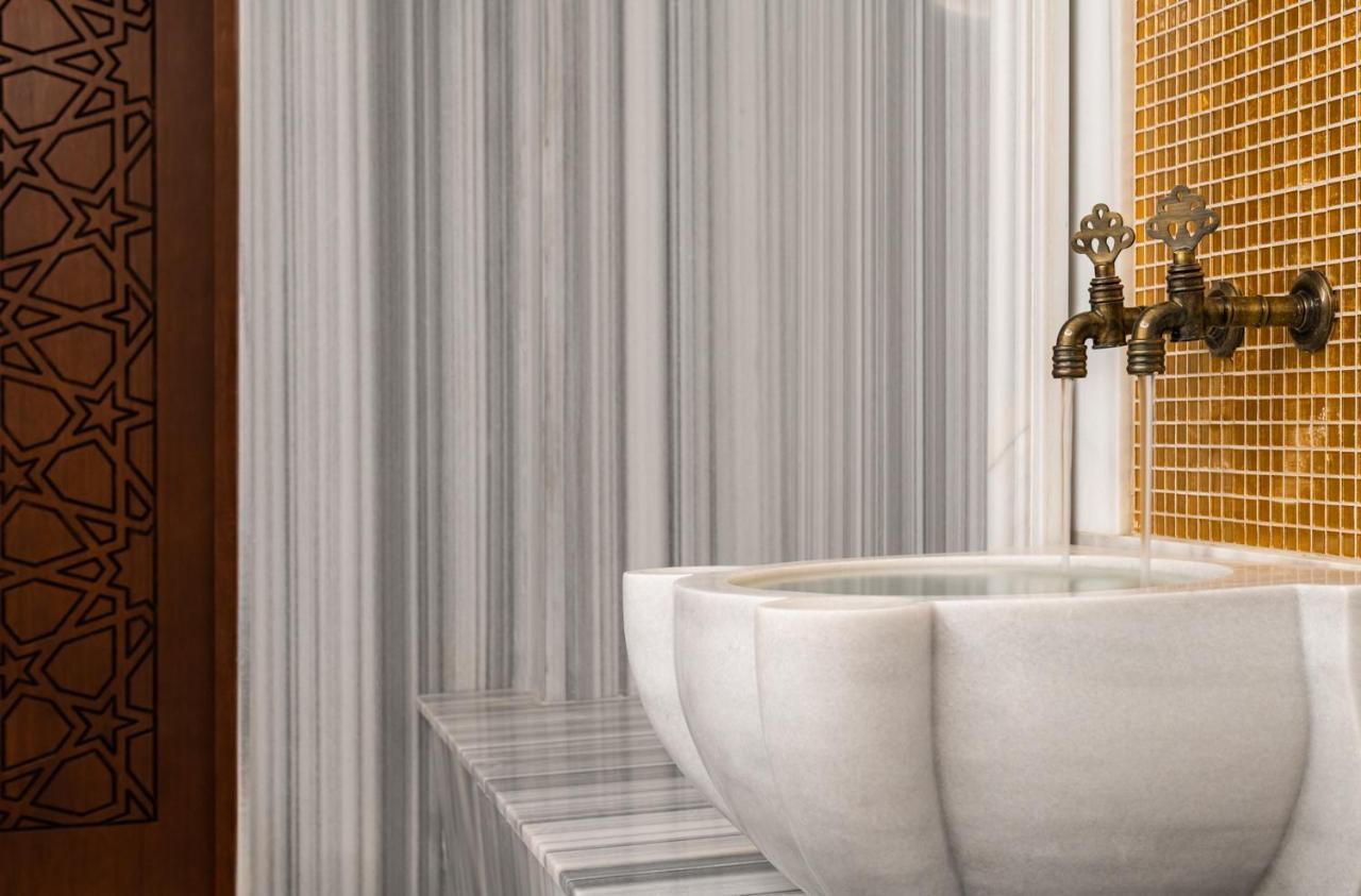 Hotel Gleam Collection