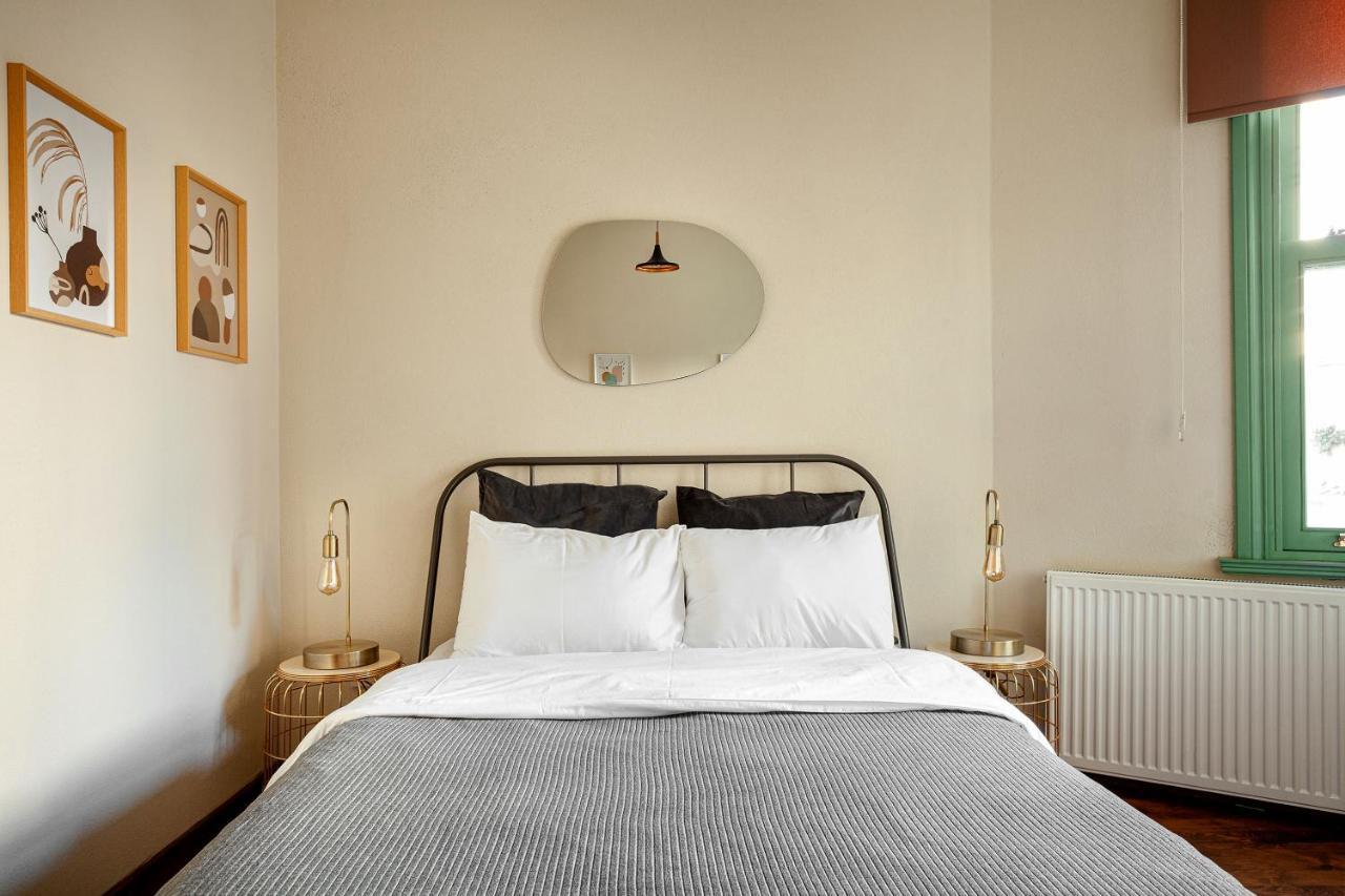 Aparthotel Lola Flats By Oval