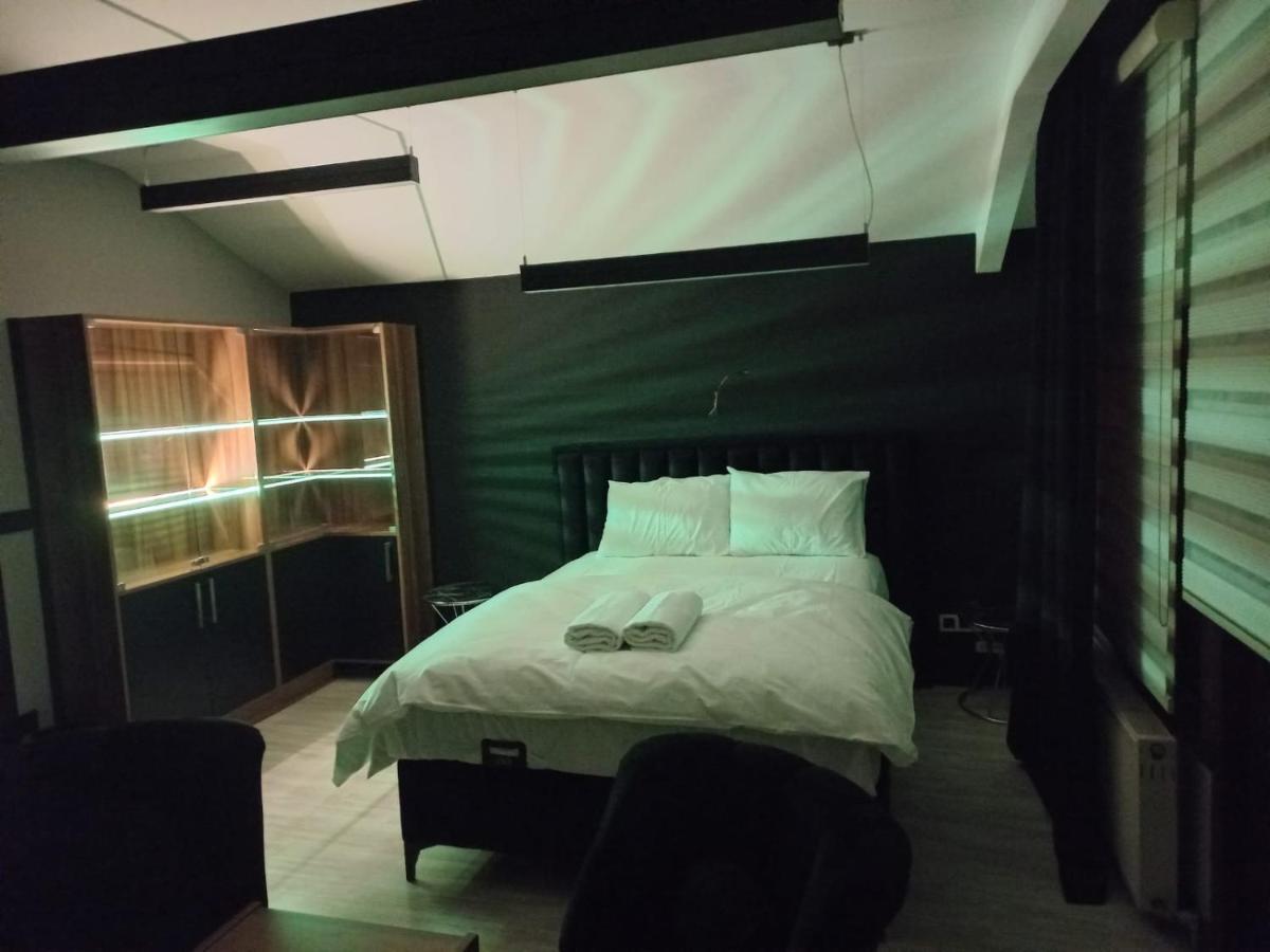 Sari Koesk Istanbul