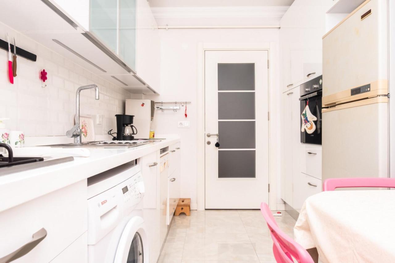 Flat Near Trendy Attractions In Kadikoy