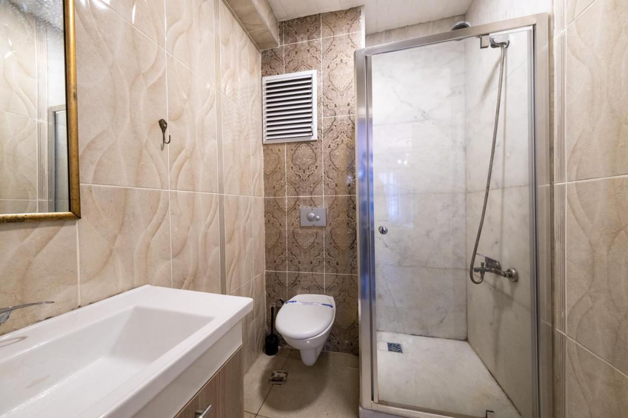 Frame & Suites *