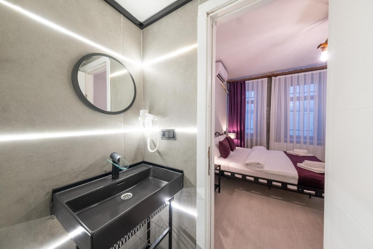 Frame & Suites Hotel *