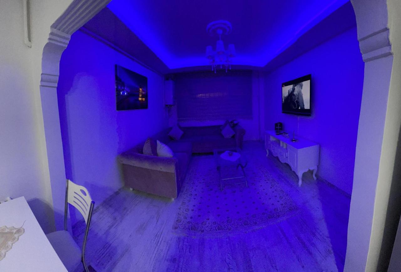Tarihi Mekanda Sirin Istanbul