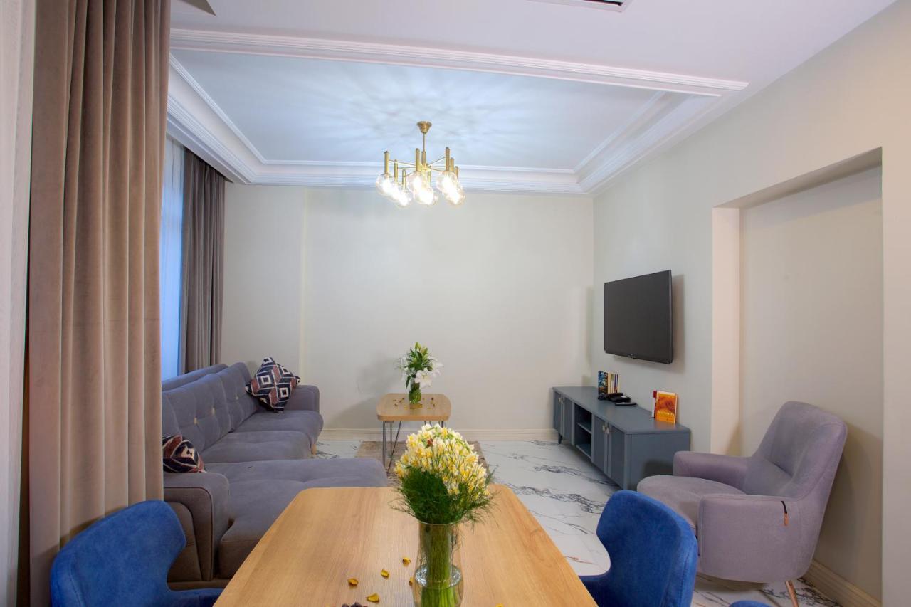 Princely Apartment *