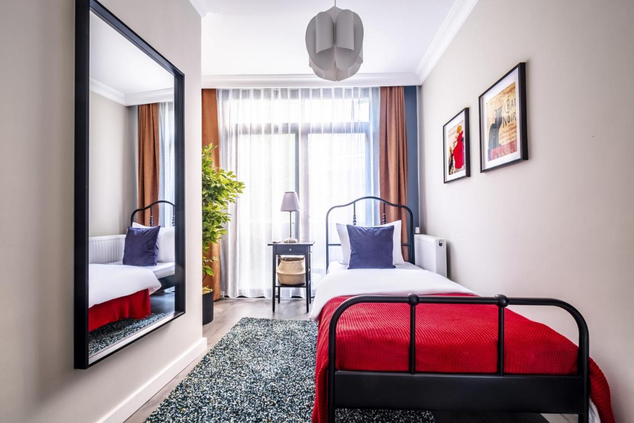 Apartment Flat With Sleek Interior In Sisli