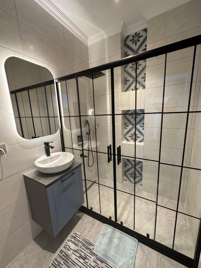 Center Of In Besiktas 2 1 With 2 Bathroom And 3 Air Conditioner