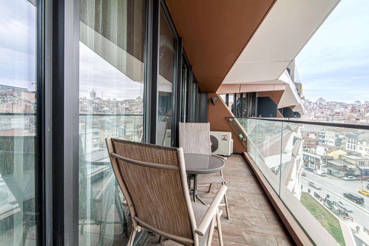 Modern In Beyoglu With Balcony Istanbul