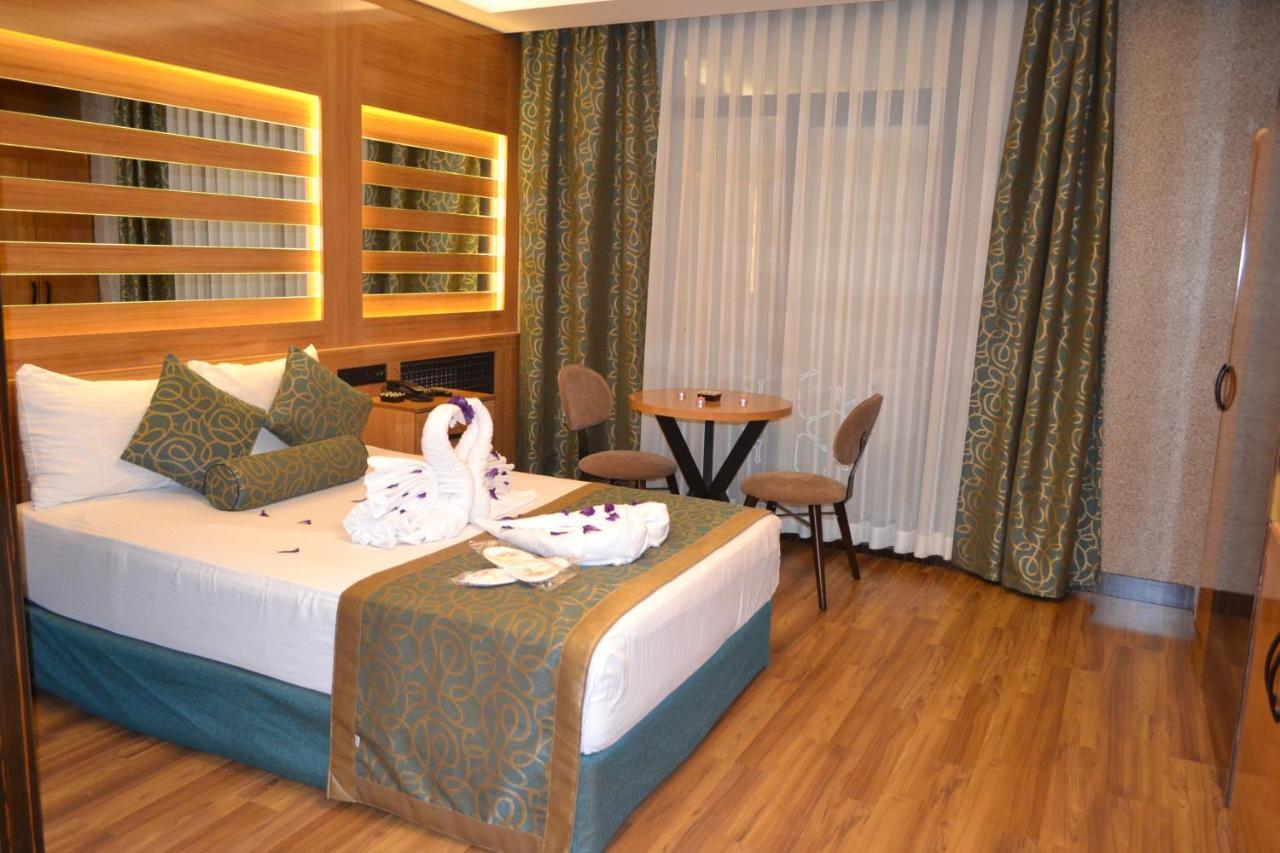 Hotel Gumus Palace