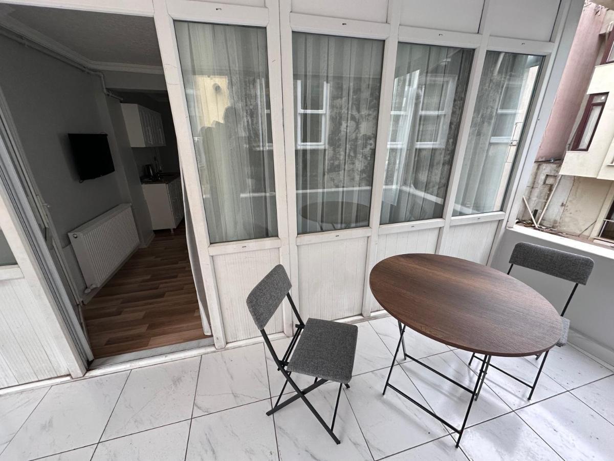 Modern Apart Close To Blue Mosque And Hagia Sophia Old