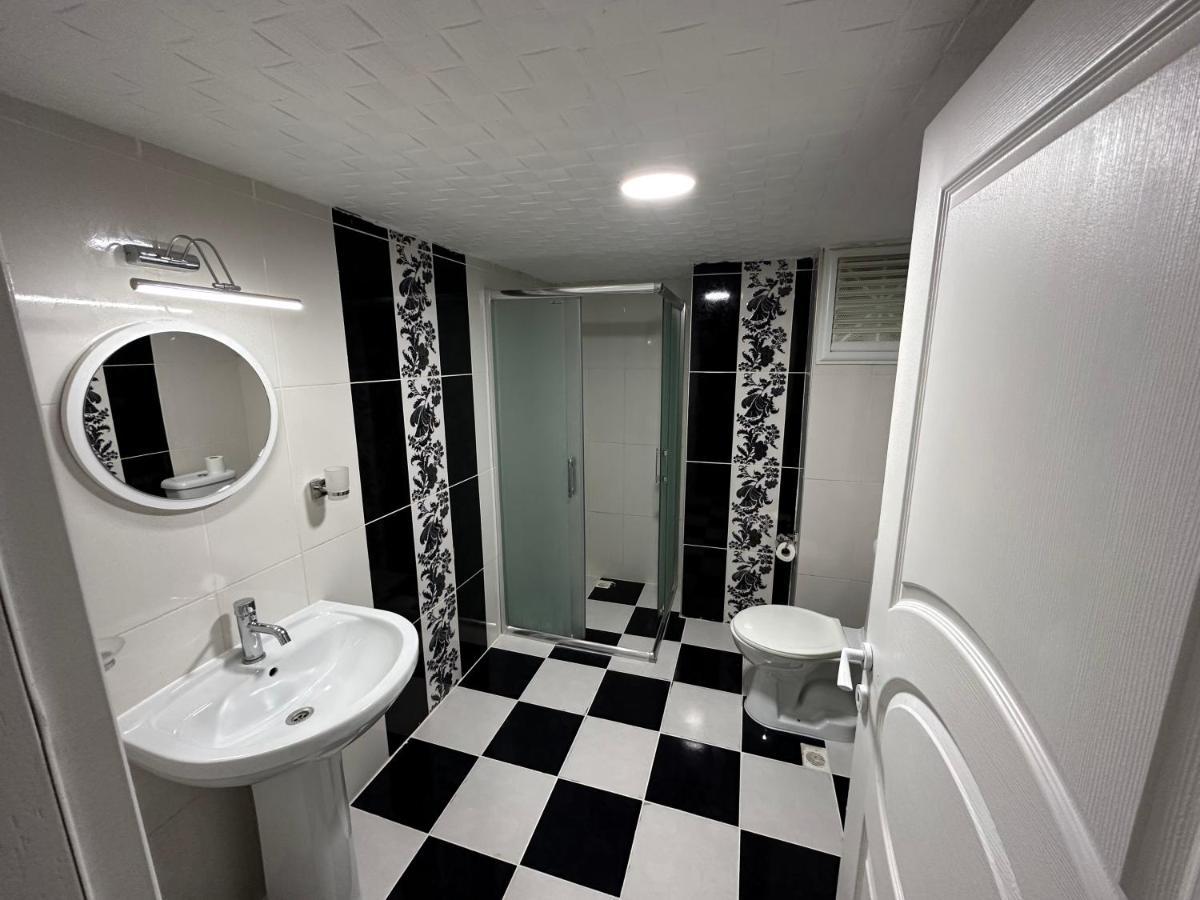 Modern Apart Close To Blue Mosque And Hagia Sophia Old *