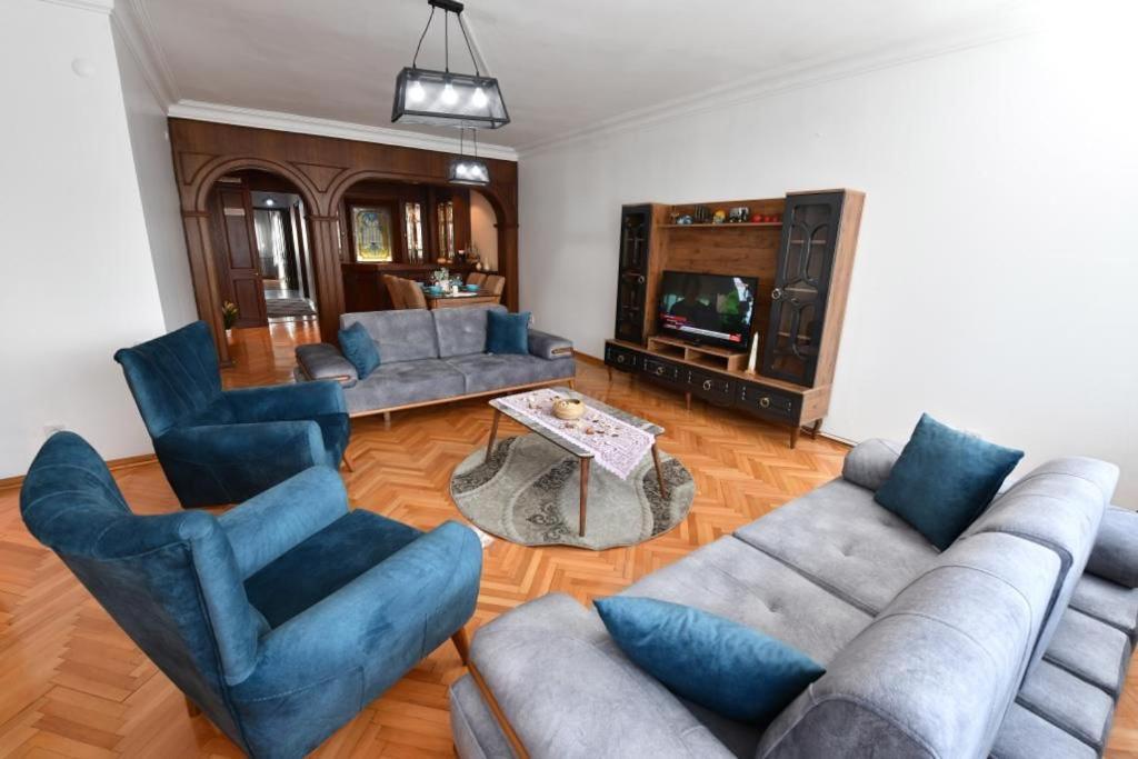Colorist Apartment *
