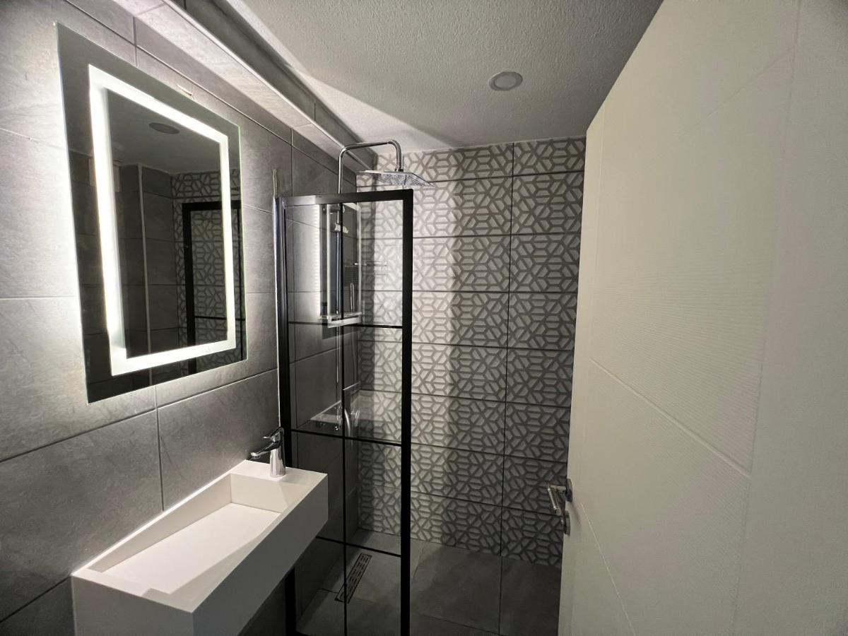 Hotel Karaca *
