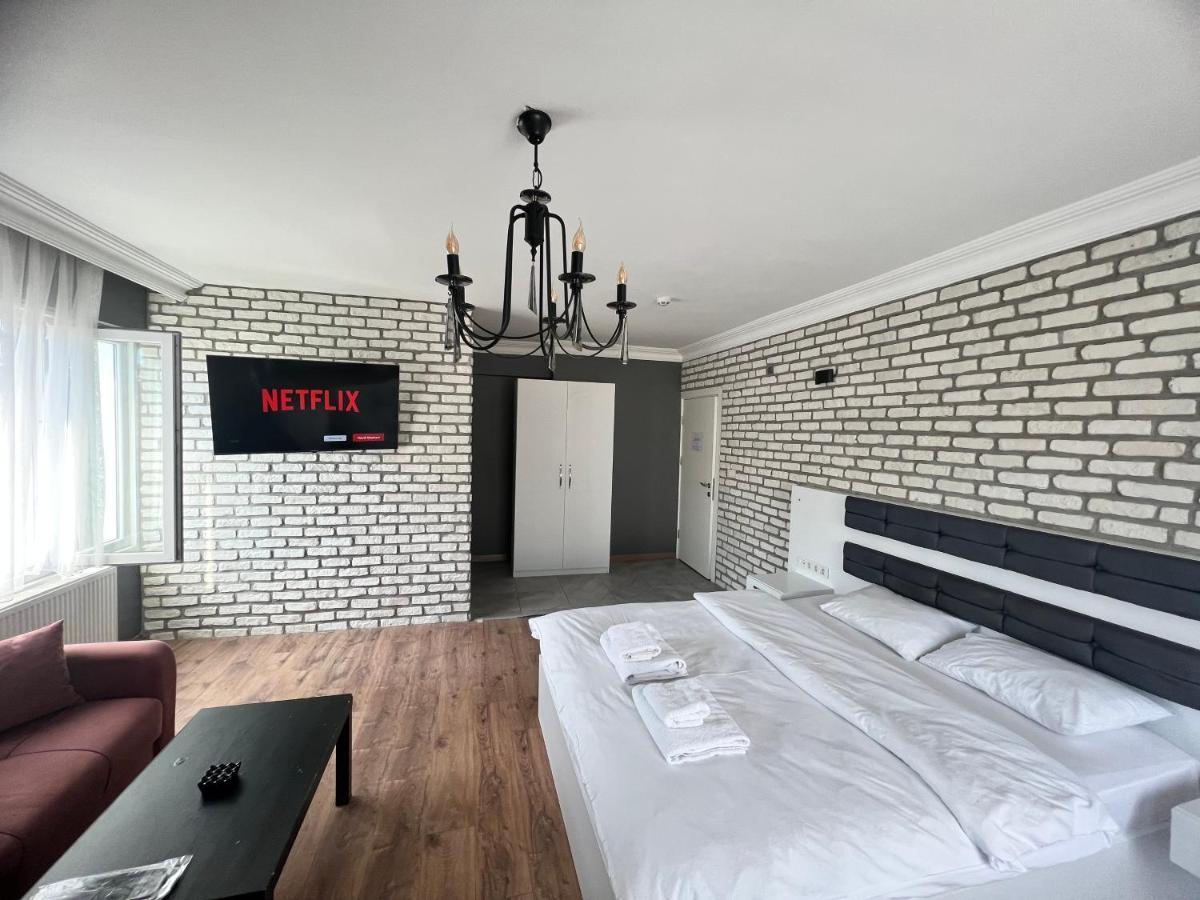 Hotel Karaca *