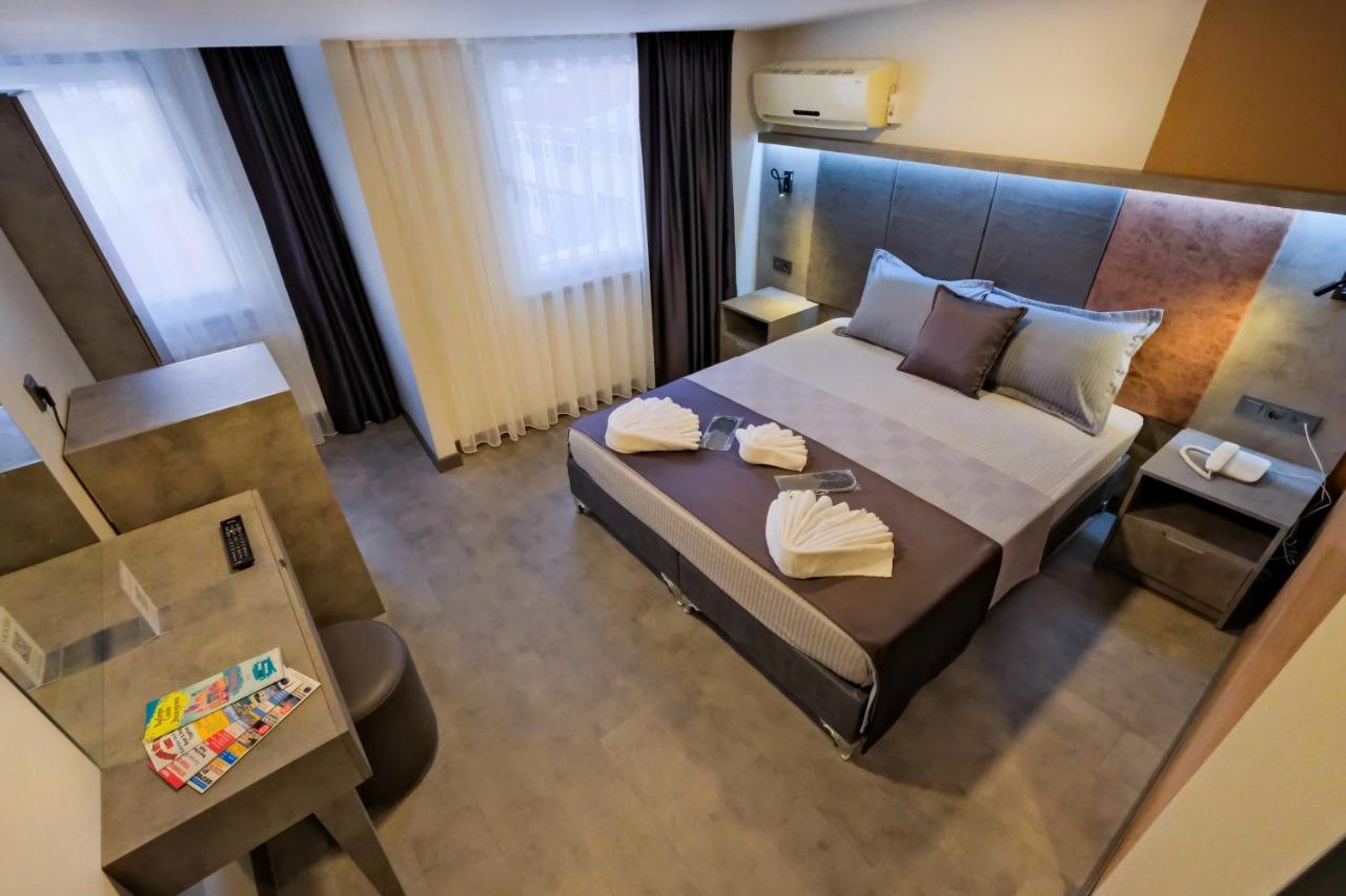 The Queen Hotel 2*