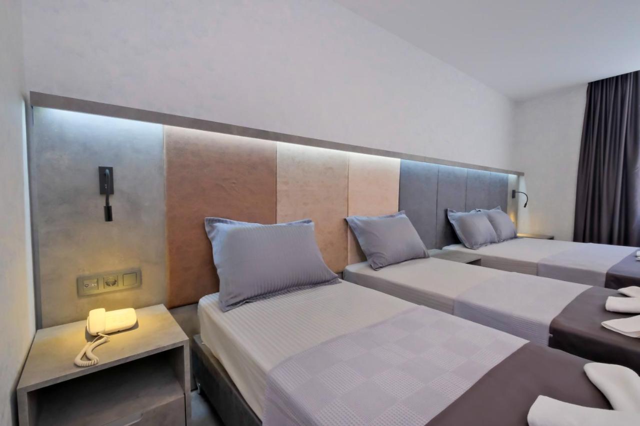 The Queen Hotel 2*