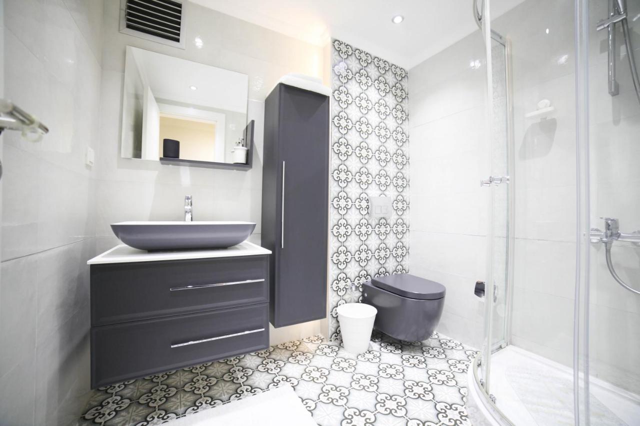 Modern Super Chic Duplex With A Terrace At The Heart Of City! Istambul