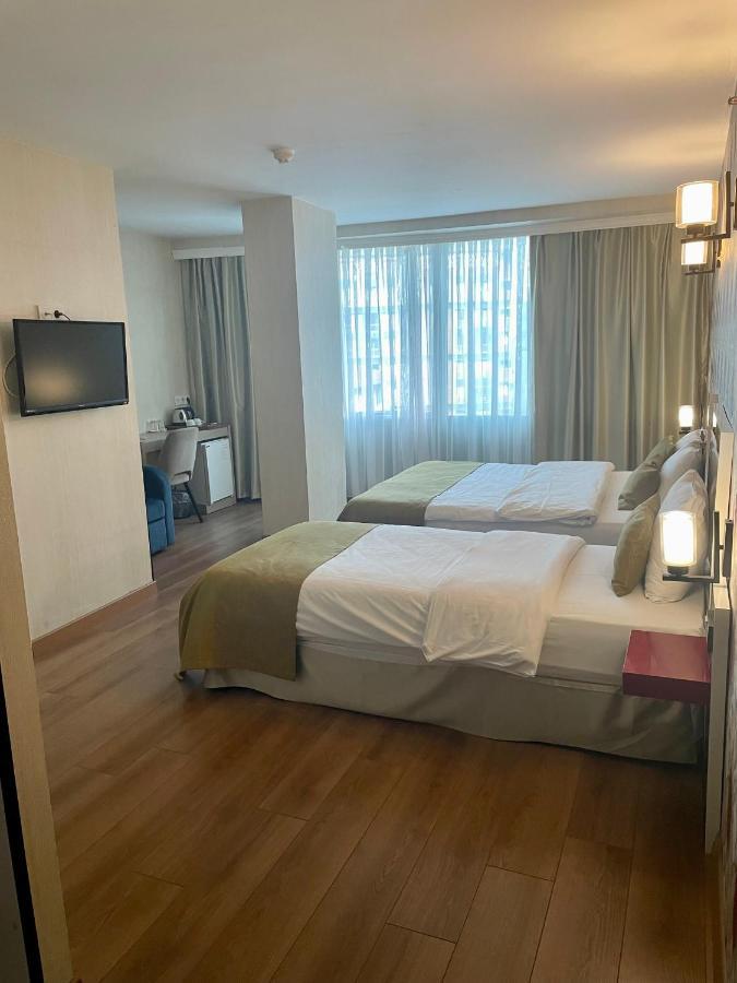 Era Palace Hotel 2*