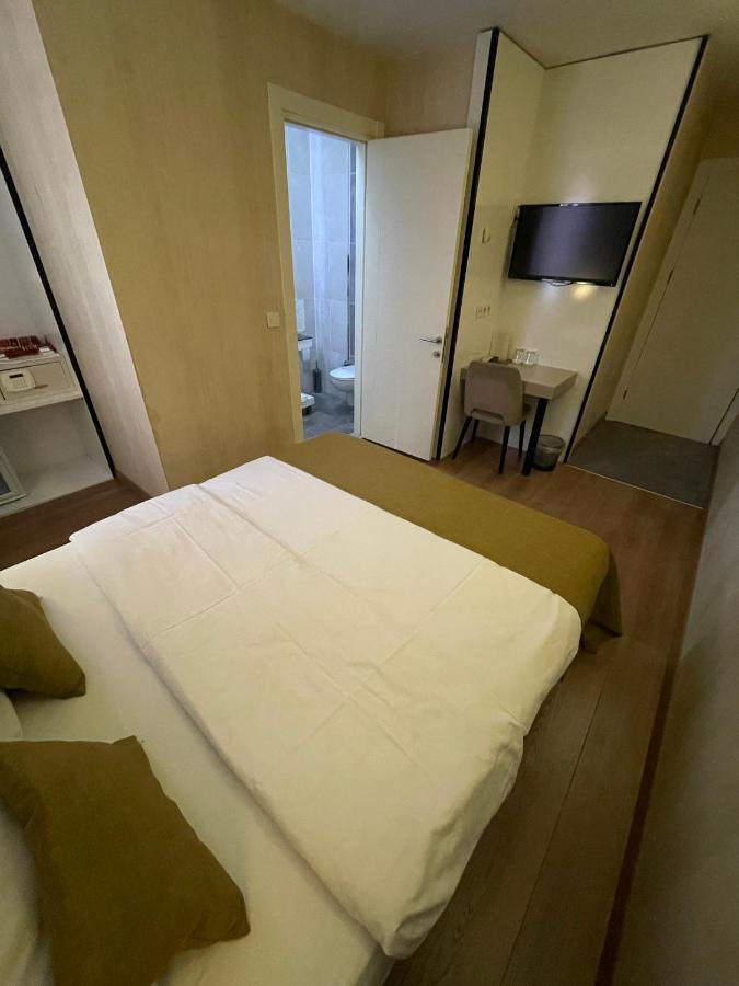 Era Palace Hotel 2*