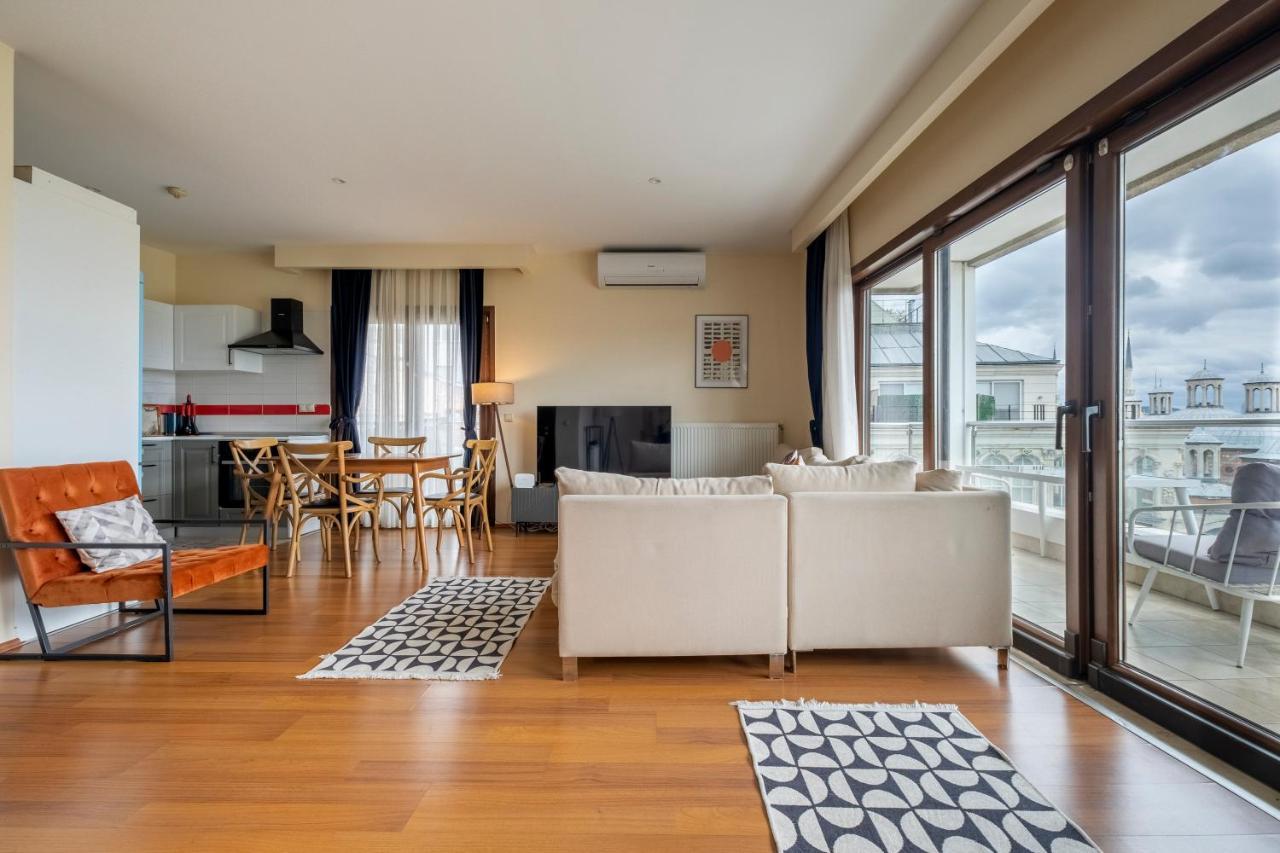 Stunning Duplex With Sea View Apartment Istanbul