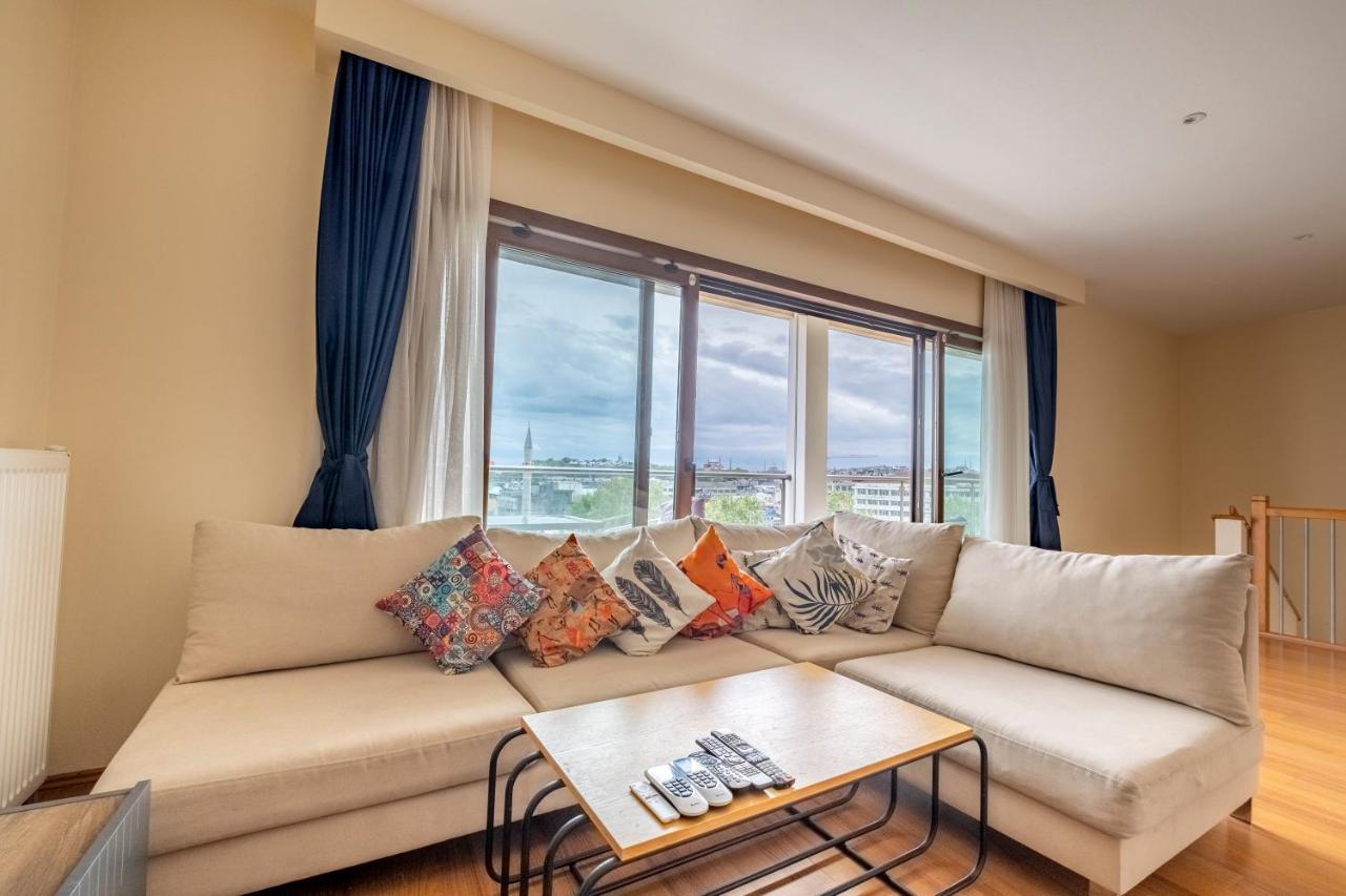 Stunning Duplex With Sea View Apartment *