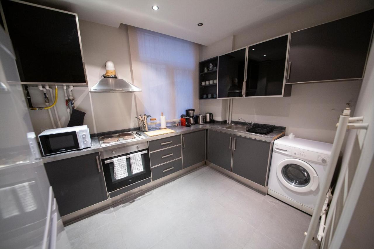 Spacious Luxury Flat In The Heart Of Guest house