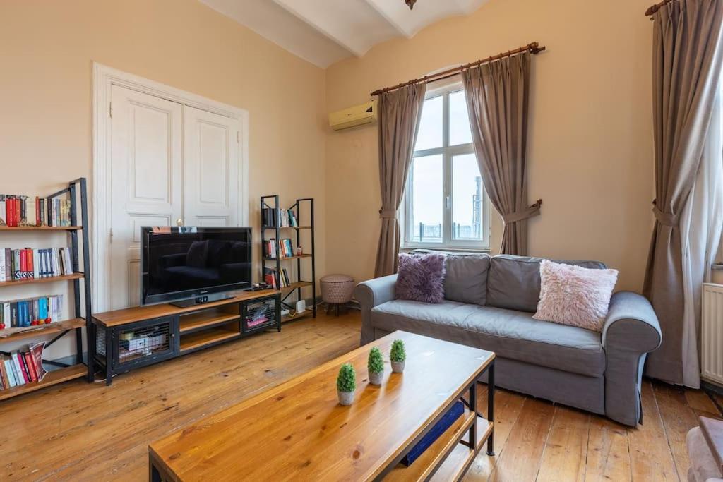 Historical, Comfy 2+1 Apartment