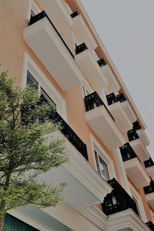 Sembol 3* Istanbul
