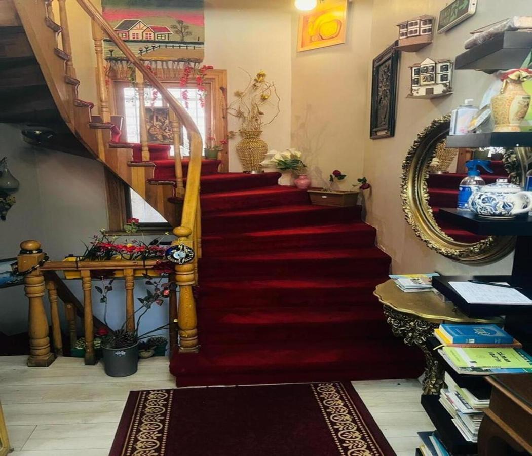 Old Family Hotel
