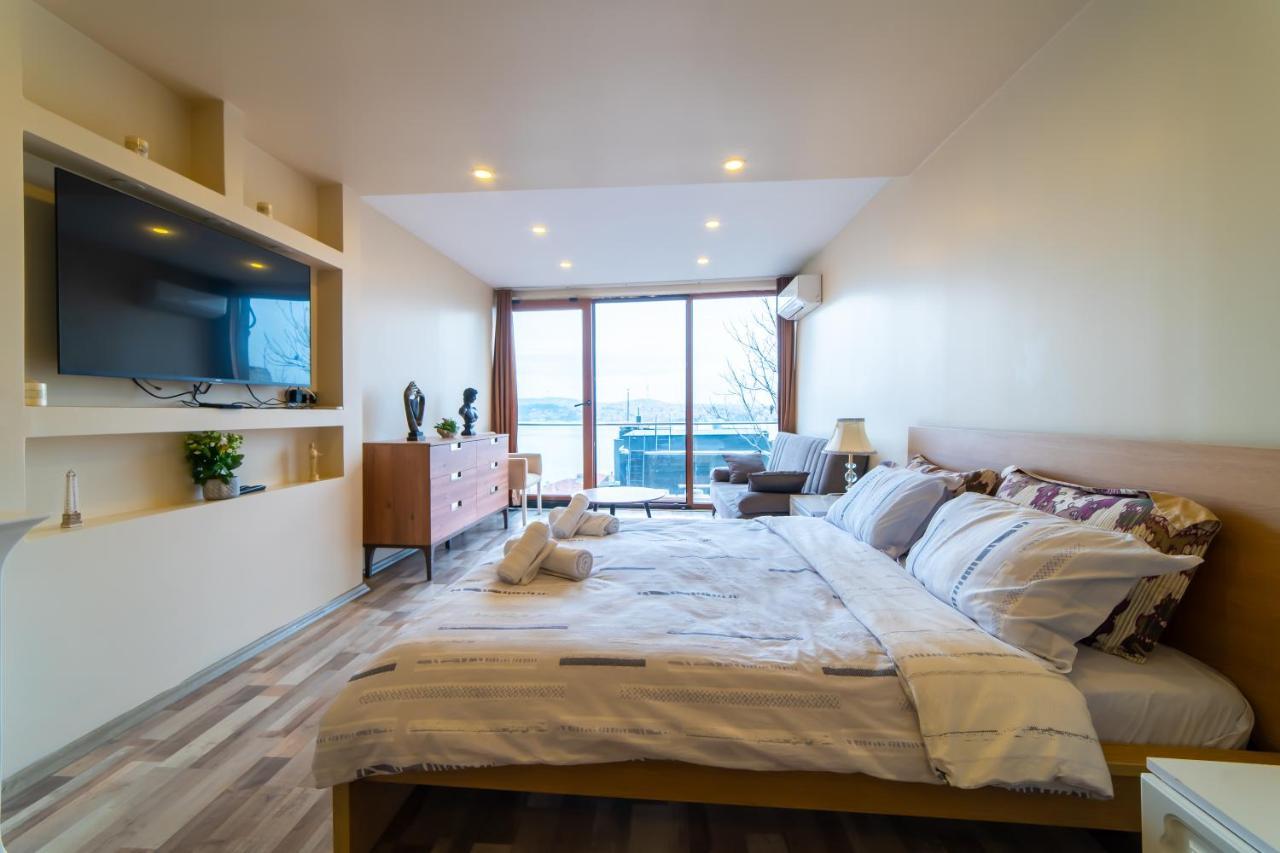 Bosphorus Menekshe Rezidances Apartment