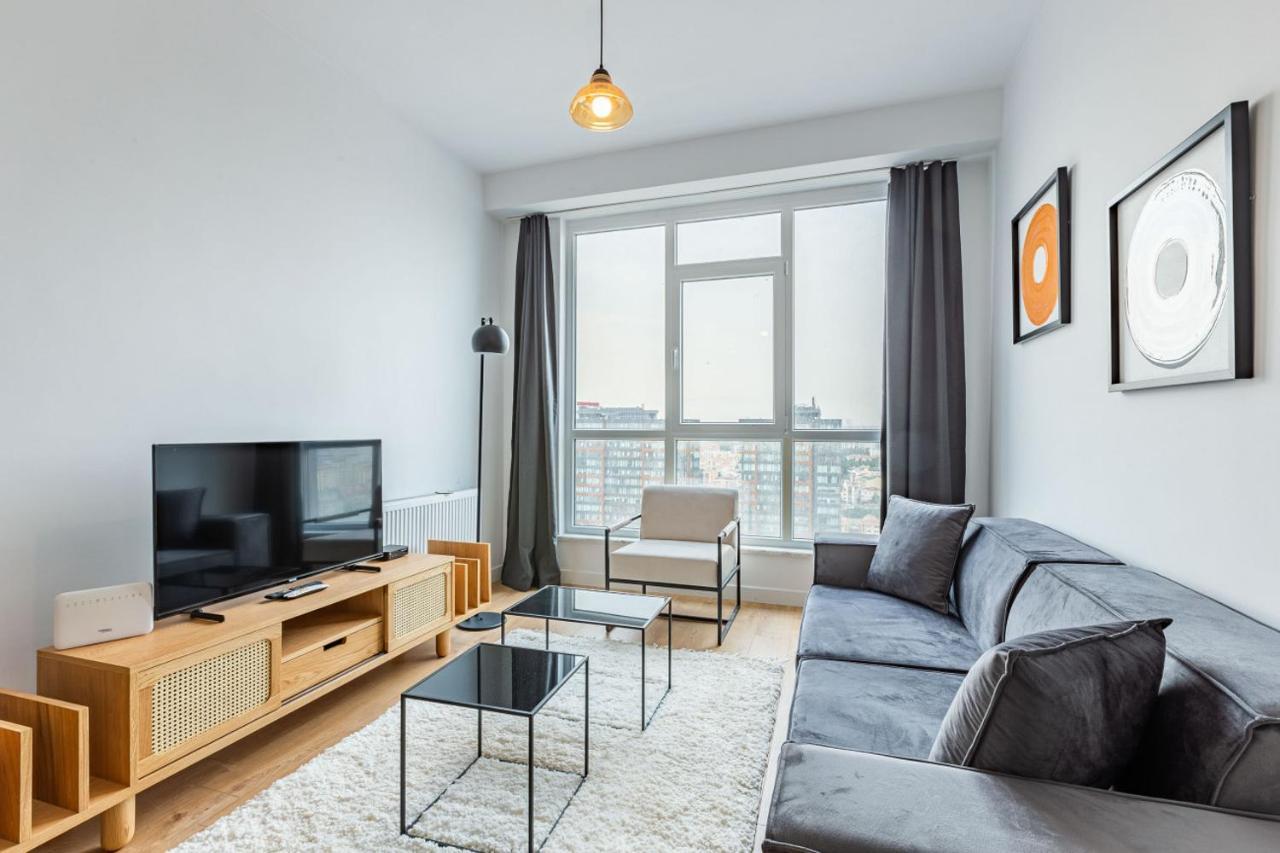 Modern With Fantastic City View In Kadikoy