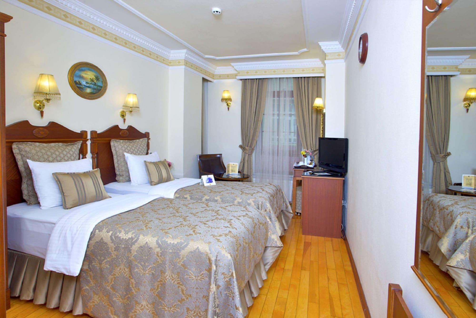 Western Empire Palace & Hotel 4*