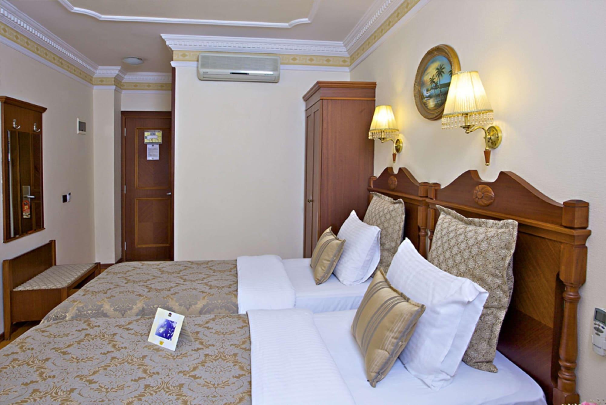 Western Empire Palace & Hotel 4*