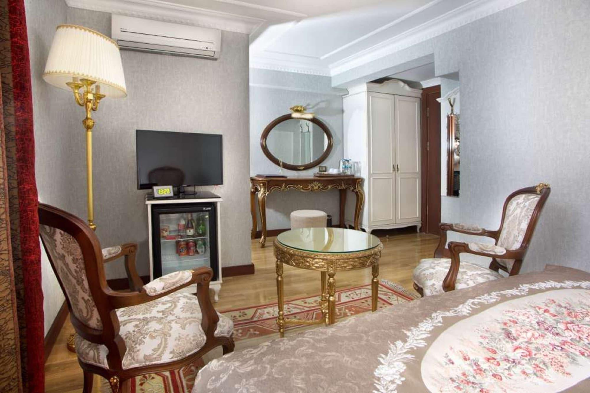 Western Empire Palace & Istanbul