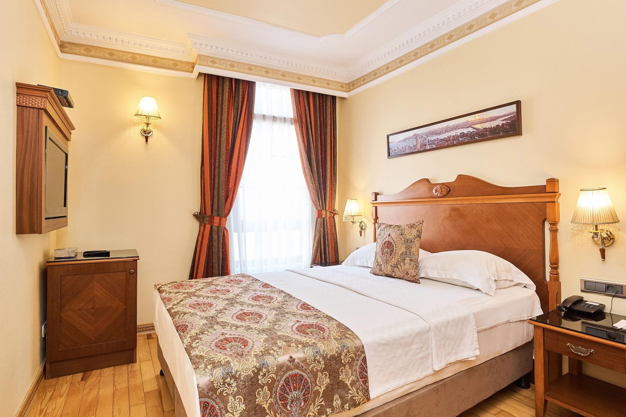 Western Empire Palace & Istanbul
