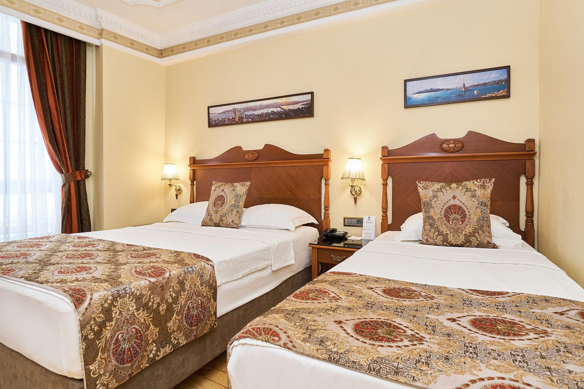 Western Empire Palace & 4*